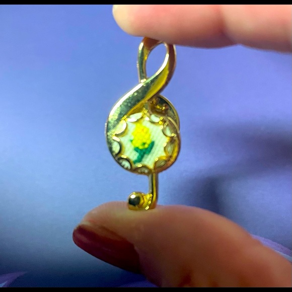 Assorted Music Pins - Picture 2 of 2